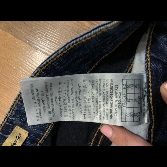 Guess Jeans - Picture 6 of 6